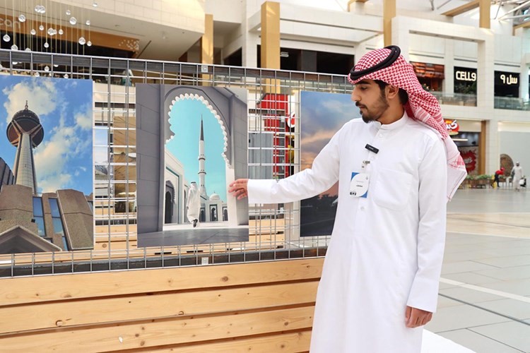 معرض التصوير الفوتوغرافي الثالث.. إبداعات فنية لطلبة «التطبيقي»