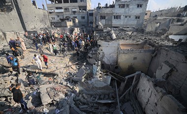 عشرات القتلى والجرحى في تجدد الحرب الإسرائيلية على غزة بعد انتهاء الهدنة.. وإدانة دولية