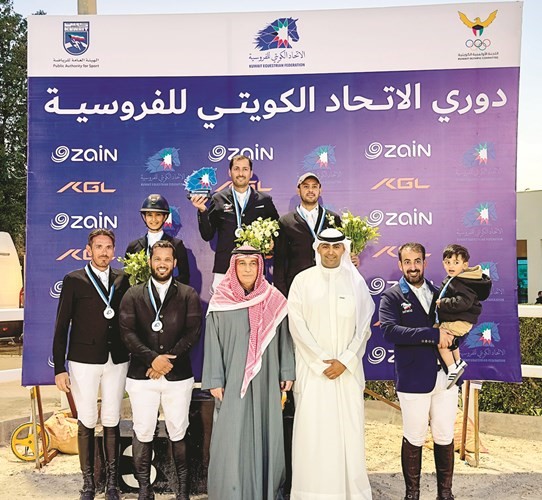 مسعود حيات وحمد المصيبيح يكرمان الفائزين