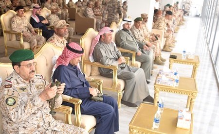 وزير الدفاع الشيخ أحمد الفهد والشيخ د.عبدالله المشعل والسفير جاسم البديوي والفريق ركن عيد بن عواض الشلوي يتابعون فعاليات التمرين