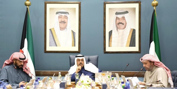 رئيس مجلس الوزراء سمو الشيخ أحمد نواف الأحمد الصباح والشيخ طلال الخالد والشيخ أحمد الفهد