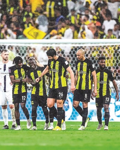 الاتحاد يتخطى أوكلاند.. وجاياردو يحذّر لاعبيه من مواجهة الأهلي