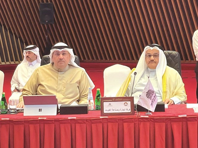وفد الغرفة المشارك في الاجتماع