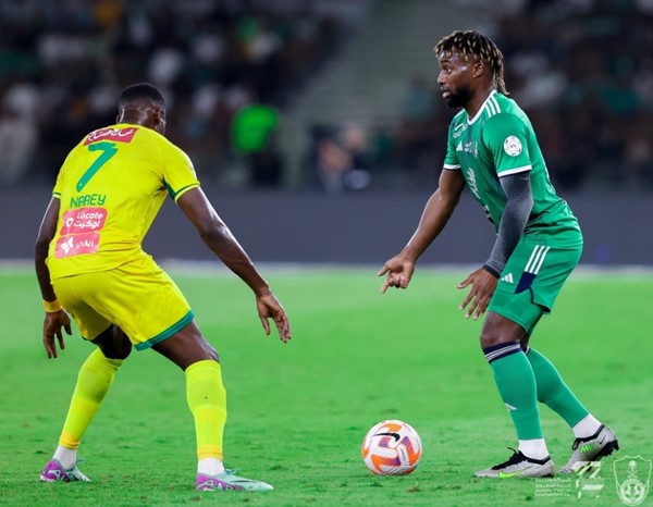 الهلال يبتعد بصدارة الدوري السعودي