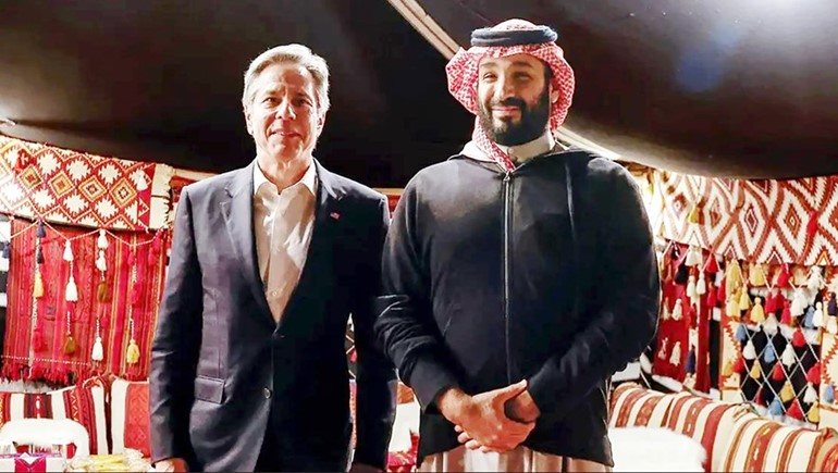 صاحب السمو الملكي الأمير محمد بن سلمان ولي العهد رئيس الوزراء السعودي مستقبلا وزير الخارجية الأميركي أنتوني بلينكن أمس	(واس)