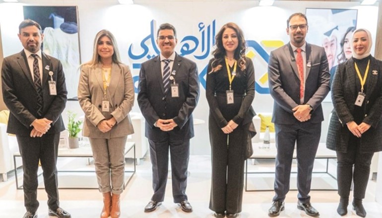 فريق البنك خلال مؤتمر اتحاد طلبة الكويت في المملكة المتحدة