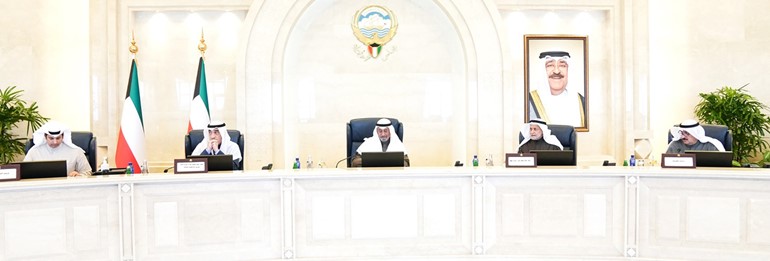 سمو الشيخ د. محمد الصباح رئيس الوزراء والشيخ فهد اليوسف ود.عماد العتيقي وعبدالرحمن المطيري ود.أحمد العوضي