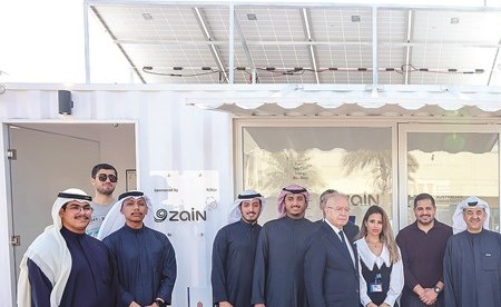 «زين» ترعى مشروع موقف الحافلات الذكي 2 1222281 2