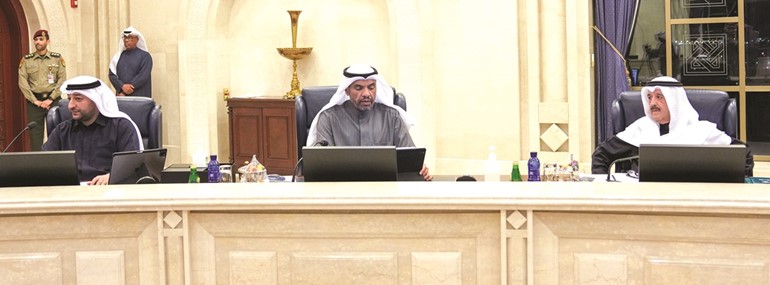 المستشار فيصل الغريب وعبدالله اليحيا وداود معرفي