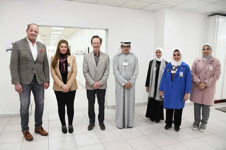 وفد «أكاديمية باريس» زار «العالي للخدمات الإدارية»