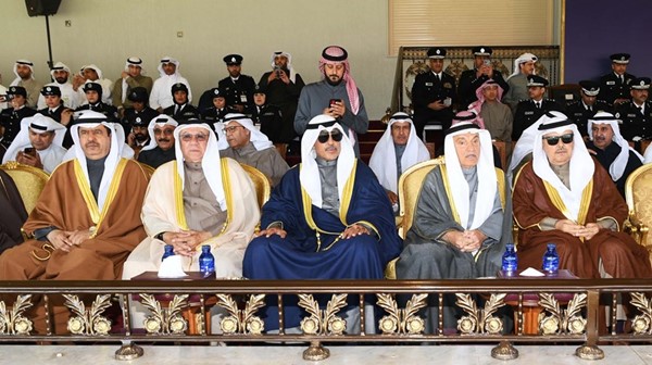 الشيخ فواز الخالد متوسطا أحمد الفهد ومحمد أبوالحسن ومحمود بوشهري وعلي الأصفر
