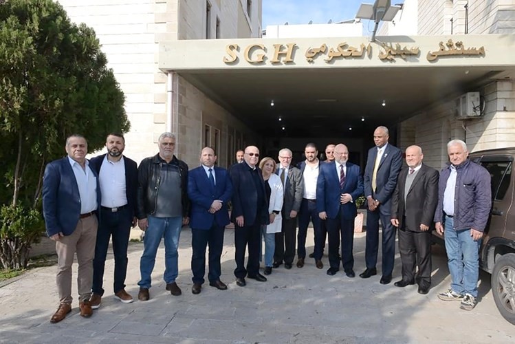 وزير الصحة د.فراس الأبيض خلال إشرافه على المناورة الصحية تحسبا لأي طارئ أمني أو عدوان إسرائيلي على الداخل اللبناني (محمود الطويل)