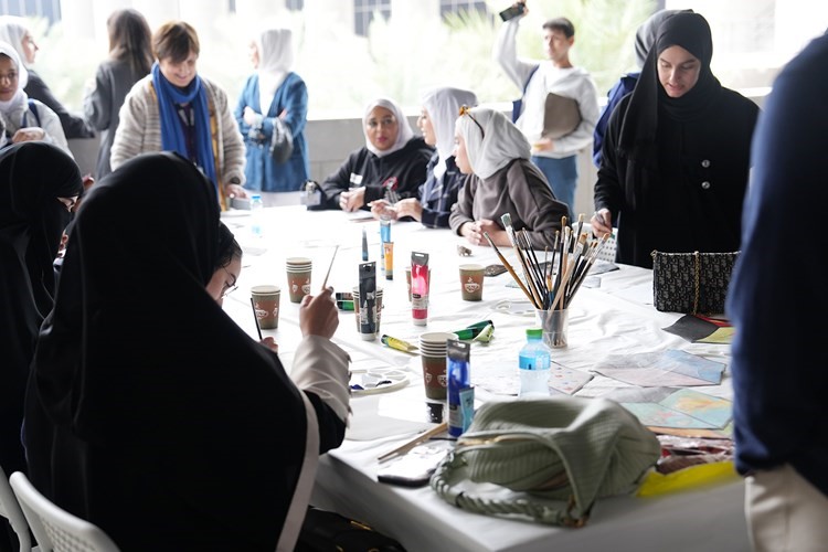 الطلبة المشاركون في الورشة
