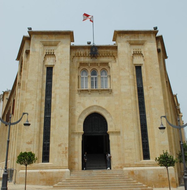 استبعاد فتح ابواب البرلمان رئاسياً قبل الاتفاق على اسم الرئيس العتيد. (محمود الطويل)
