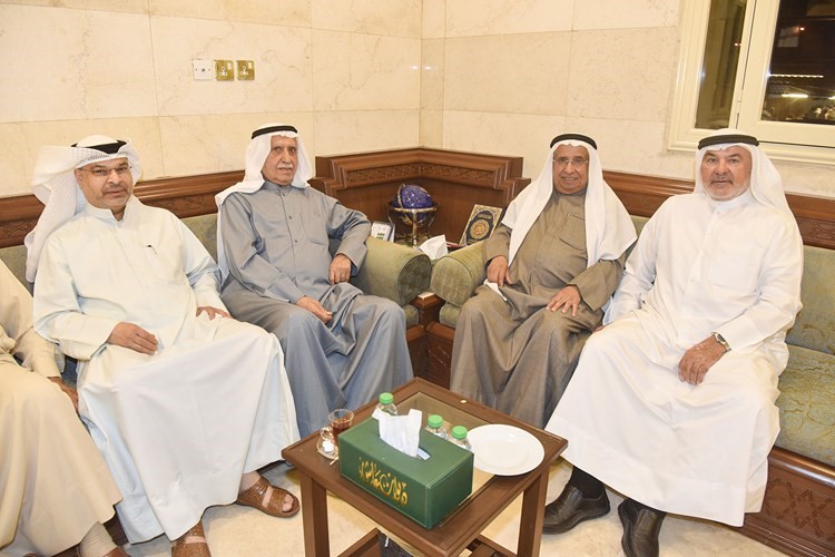 صالح عاشور وابراهيم البغلي وبعض الحضور