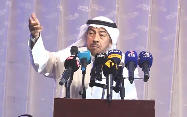 علي الدقباسي متحدثا