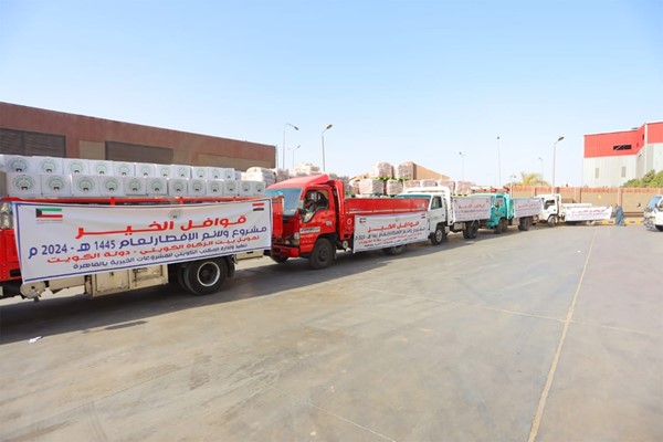 من قوافل الخير الكويتية في مصر