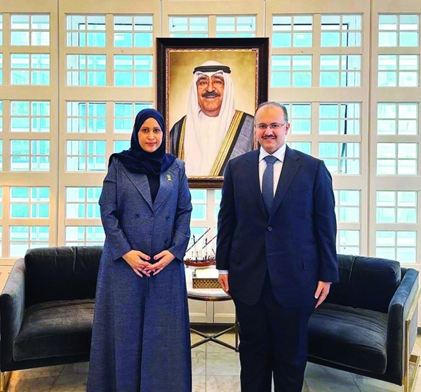 وزير الشؤون يبحث مع أمين مجلس شؤون الأسرة السعودي تعزيز الشراكة الثنائية