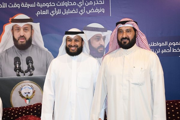 عبد الله فهاد مع أحد مؤيديه