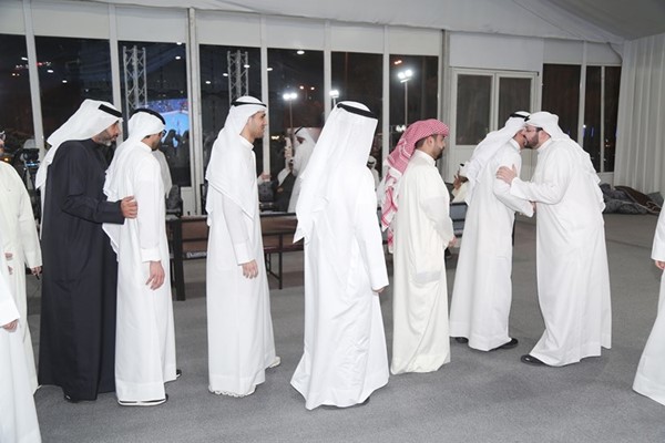 د. عبدالعزيز الصقعبي خلال استقبال أبناء الدائرة