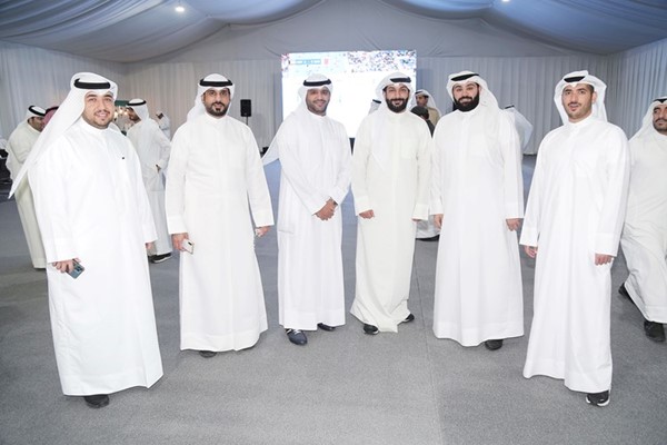 أبناء الدائرة الثالثة في المقر الانتخابي لعبدالعزيز الصقعبي