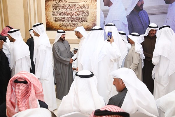 النائب السابق ومرشح الدائرة الثالثة سعدون حماد خلال استقباله الناخبين