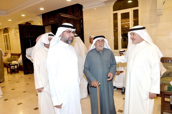 عاشور مع بعض المباركين بالشهر الفضيل