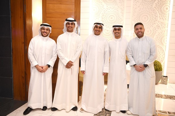 حضور شبابي في الاستقبال