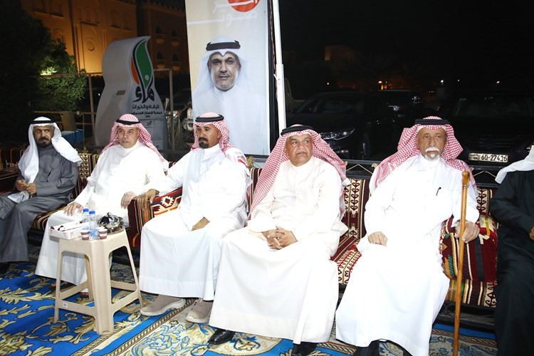  ومجموعة من مؤيدي د.محمد الدوسري