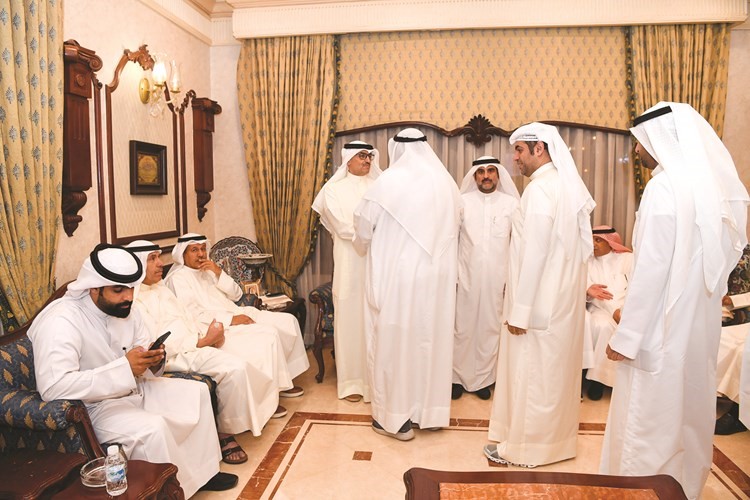 المطير خلال استقباله المهنئين