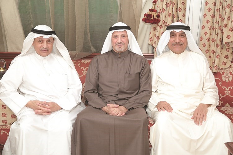 الشيخ سالم العبدالله مهنئا