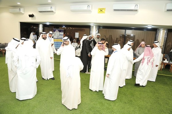 أبناء الدائرة الثانية أثناء استقبال الصالح