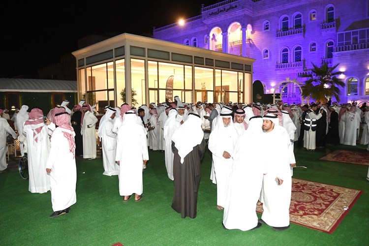 جمع غفير في المقر الانتخابي للنائب السابق مرشح الدائرة الخامسة د.محمد الحويلة