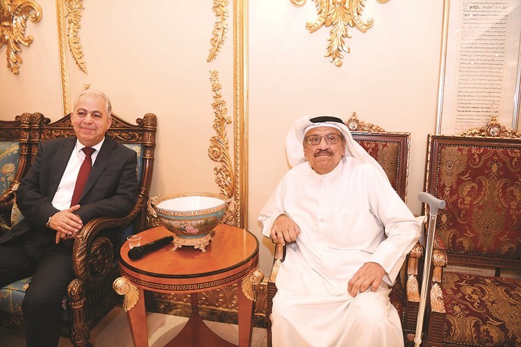 السفير المغربي علي ابن عيسى مهنئا