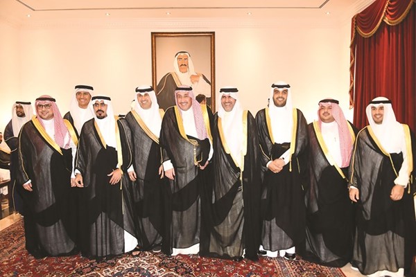 الشيخ فيصل الحمود مقدما التهاني