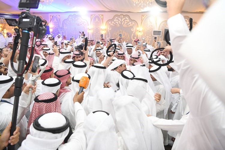 حضور كثيف