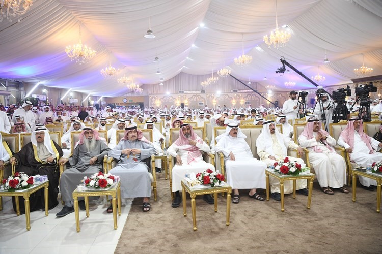 جانب من الحضور خلال الندوة الانتخابية التي أقامها النائب السابق مرشح الدائرة الرابعة ثامر السويط