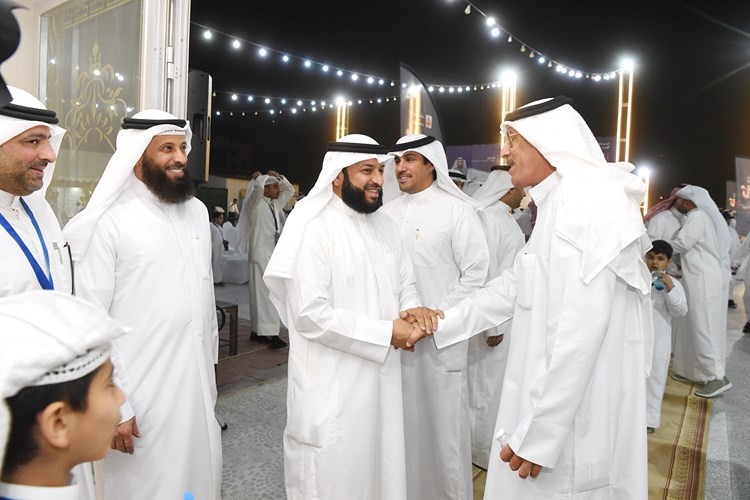 عبدالله فهاد خلال استقباله الناخبين