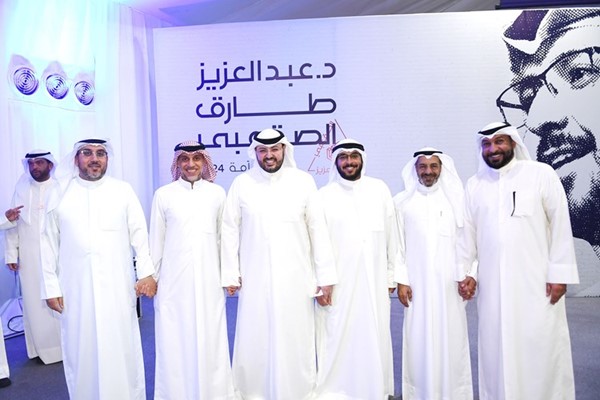 د.عبدالعزيز الصقعبي مع النائب السابق أسامة الشاهين وأحد الناخبين