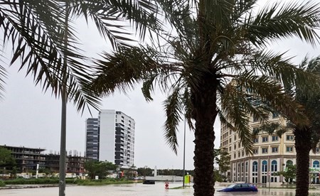 أمطار غزيرة تغرق الشوارع في عدد من دول الخليج 2 1233059 1