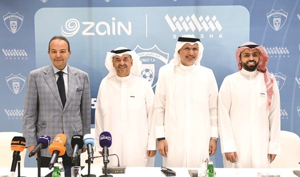 سعود المضف وعبدالله الشاهين ووليد الخشتي وهشام الخلصي خلال المؤتمر الصحافي