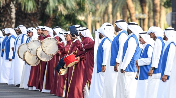 من عروض الفرق الشعبية