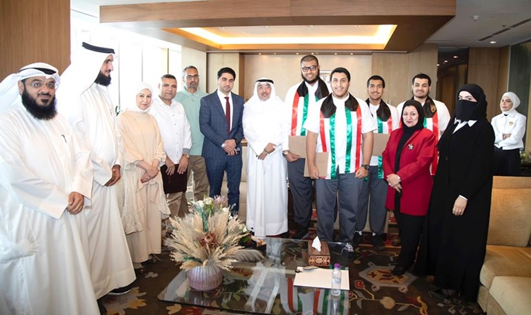 مع الطلبة التلفزيوني