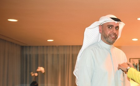 السفيرة الفرنسية كلير لو فليشر تقلد د.حسن أشكناني وسام الفنون والآداب والثقافة برتبة فارس