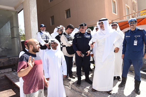 وزير الداخلية: أوامر أميرية بتجهيز طائرات لنقل جثامين المتوفين وصرف مبلغ مالي لكل أسرة