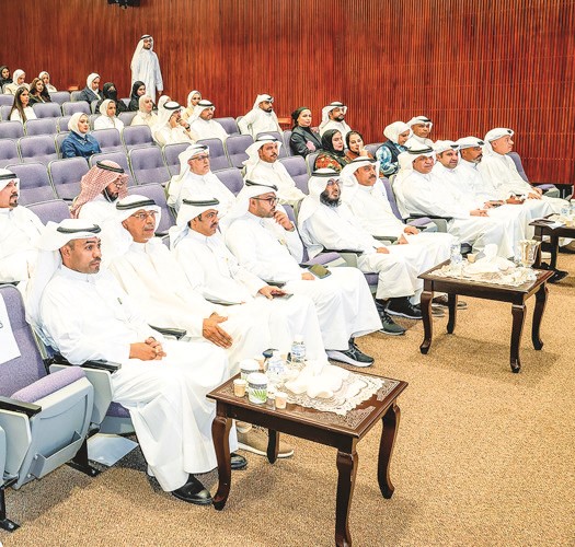 جانب من الندوة التي نظمها ديوان الخدمة المدنية