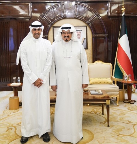  ومع بدر الخرافي رئيس مجلس إدارة بنك الخليج