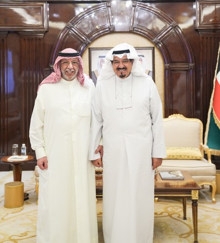  ومع الشيخ محمد الجراح الصباح رئيس مجلس الإدارة في بنك الكويت الدولي