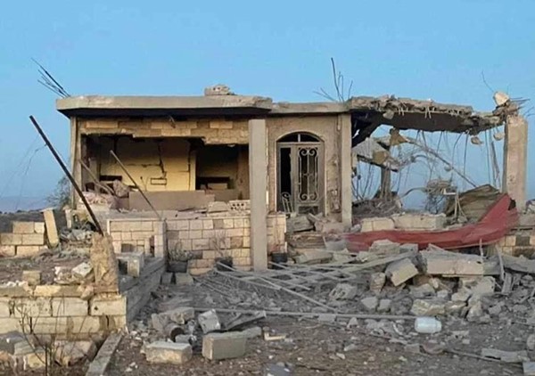 دمار في عيترون جراء قصف إسرائيلي (محمود الطويل)