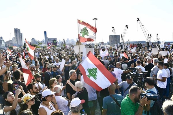 أهالي ضحايا المرفأ ينتظرون تحريك الملف قضائيا (محمود الطويل)